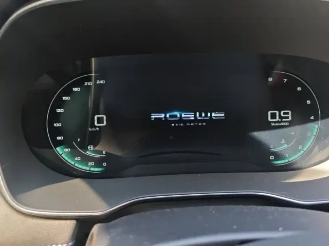Roewe RX5 — Фото автомобиля 14