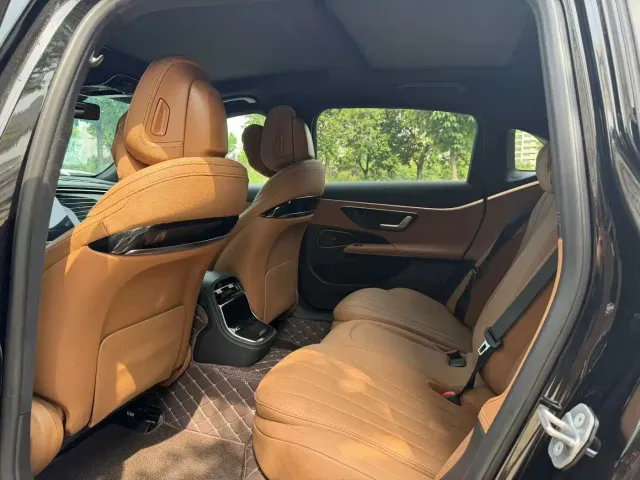 Mercedes-Benz E-Class — Фото автомобиля 6