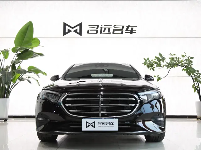 Mercedes-Benz E-Class — Фото автомобиля 2