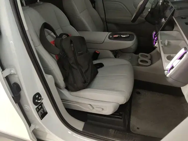 Leapmotor B10 — Фото автомобиля 24