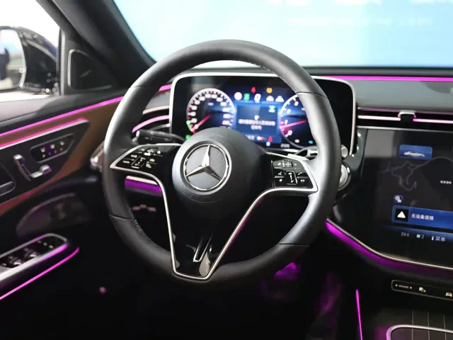 Mercedes-Benz E-Class — Фото автомобиля 15