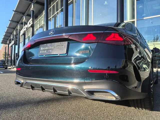 Mercedes-Benz E-Class — Фото автомобиля 5