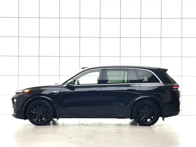 Li Auto L8 — Фото автомобиля 18