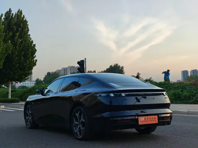 Lynk & Co 10 EM-P — Фото автомобиля 15