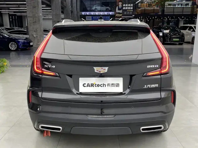 Cadillac XT4 — Фото автомобиля 4