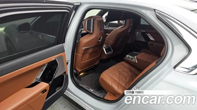 BMW 7-Series 7 серия (G70) 740i sDrive M Sport — Фото автомобиля 18