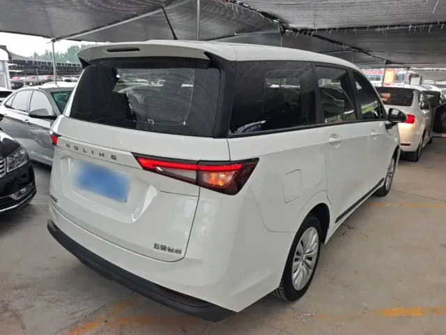Wuling Jiachen — Фото автомобиля 6