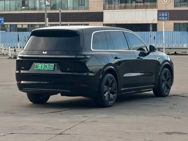 Li Auto L9 — Фото автомобиля 6