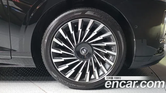 Hyundai Grandeur GN7 — Фото автомобиля 6