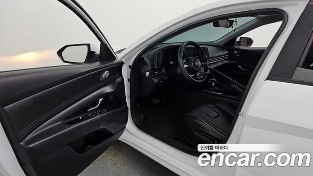 Hyundai AVANTE Avante (CN7) 1.6 LPi (Для проката) — Фото автомобиля 10