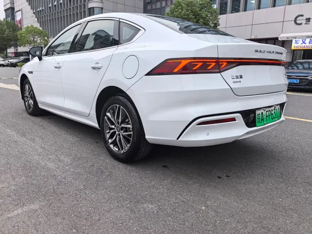 BYD Qin PLUS — Фото автомобиля 7