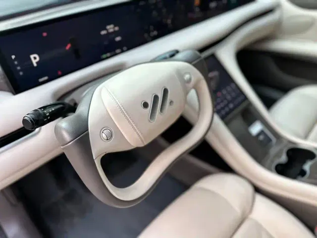 IM Motors L7 — Фото автомобиля 12