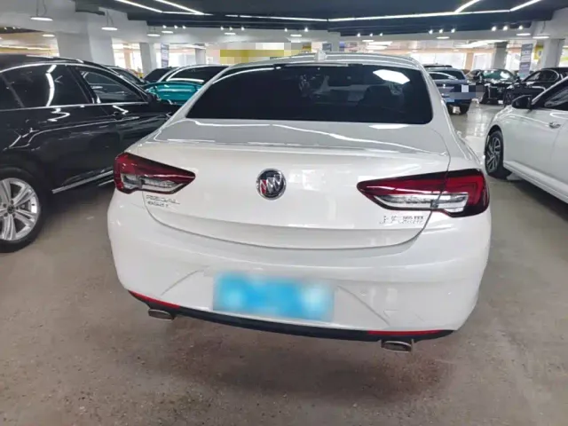 Buick Regal — Фото автомобиля 5