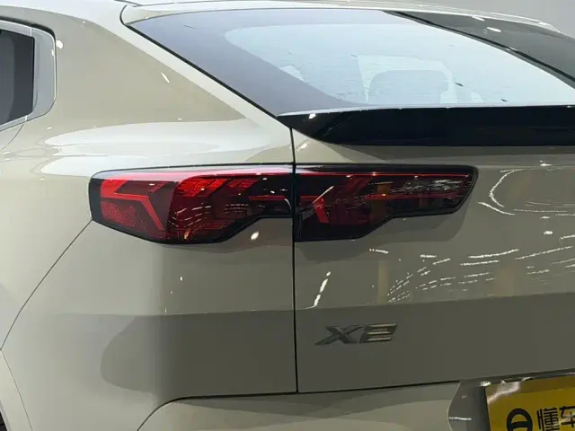 BMW X2 — Фото автомобиля 9