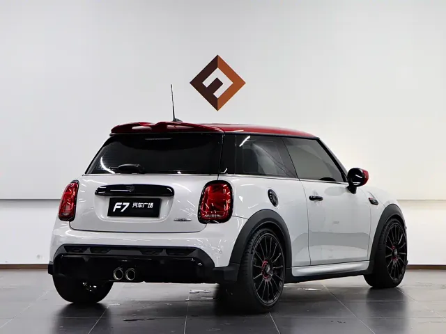 MINI John Cooper Works — Фото автомобиля 6