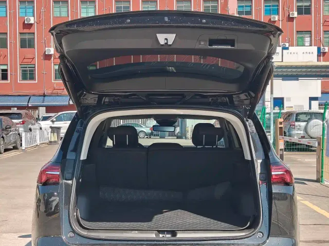 Buick Envision Plus — Фото автомобиля 8