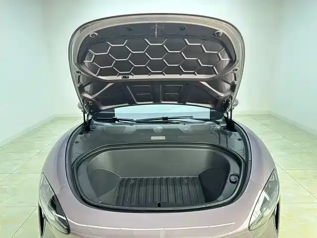Xiaomi SU7 — Фото автомобиля 16