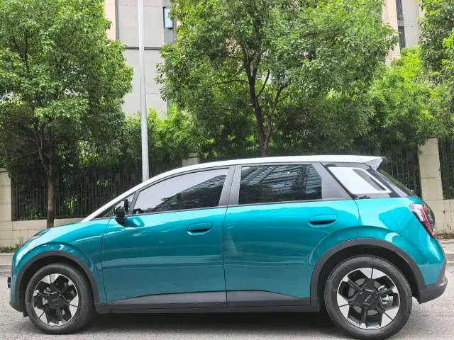 GAC Aion UT — Фото автомобиля 16