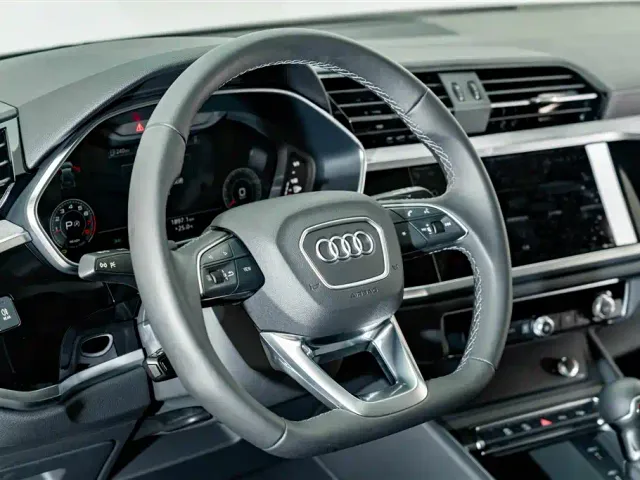 Audi Q3 — Фото автомобиля 10