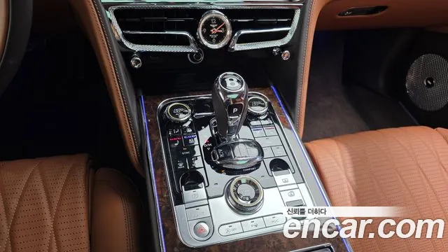 Bentley Flying Spur — Фото автомобиля 9