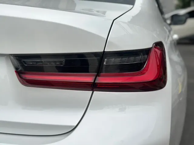 BMW 3 Series — Фото автомобиля 17