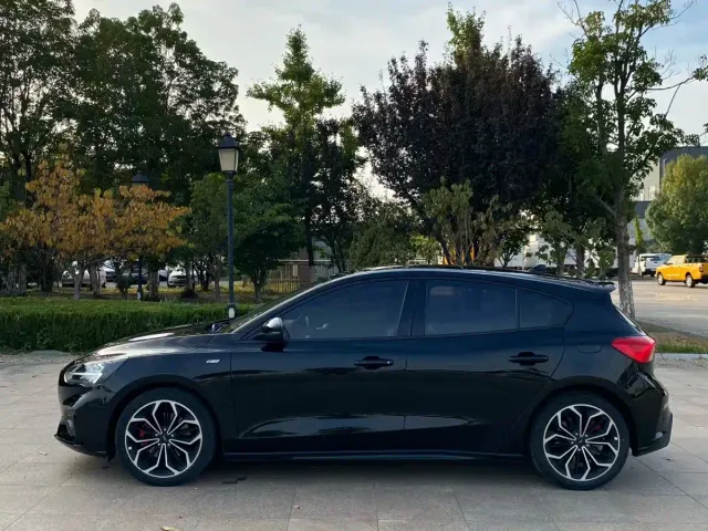 Ford Focus — Фото автомобиля 7