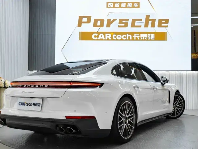 Porsche Panamera — Фото автомобиля 7