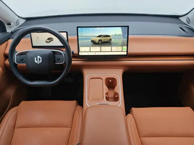 Leapmotor C10 — Фото автомобиля 12