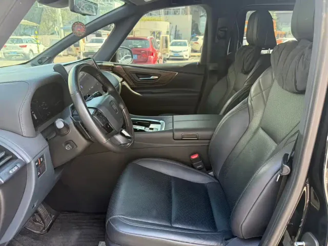 Toyota Vellfire — Фото автомобиля 4
