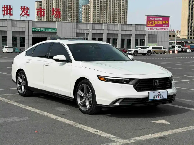 Honda Accord — Фото автомобиля 3