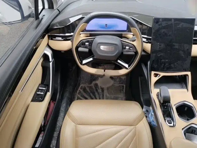 Geely Boyue L — Фото автомобиля 11