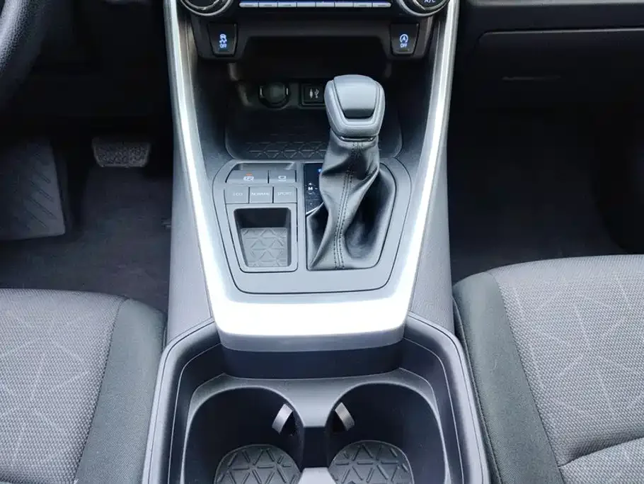 Toyota RAV4 Rongfang 2022 2.0L CVT 2WD Trend Edition — Фото автомобиля 16