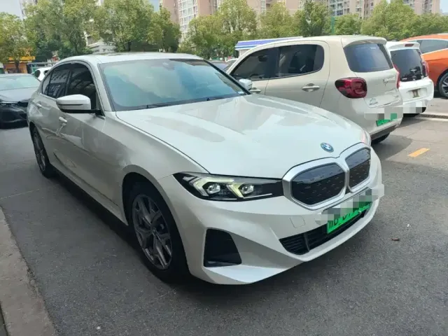 BMW i3 — Фото автомобиля 3