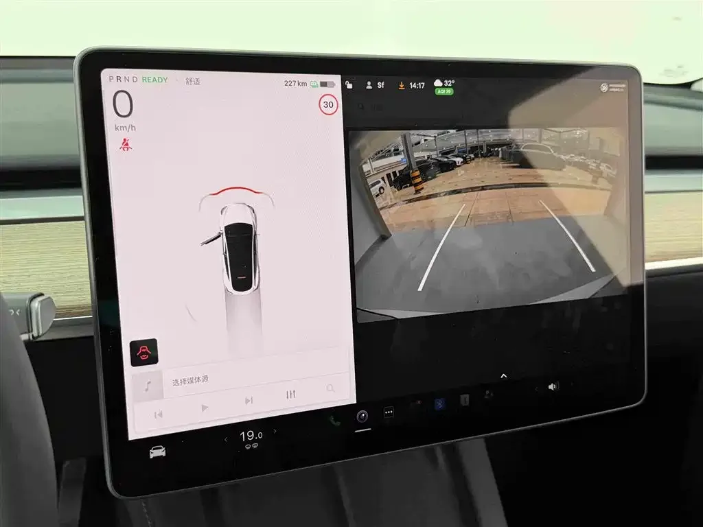 Tesla Model Y 2022 Facelift Rear-Wheel Drive Version — Фото автомобиля 10