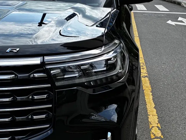 Ford Explorer — Фото автомобиля 4