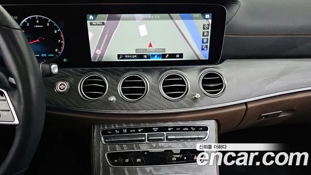 Mercedes-Benz E-Class E-класс W213 E350 4MATIC Exclusive — Фото автомобиля 14