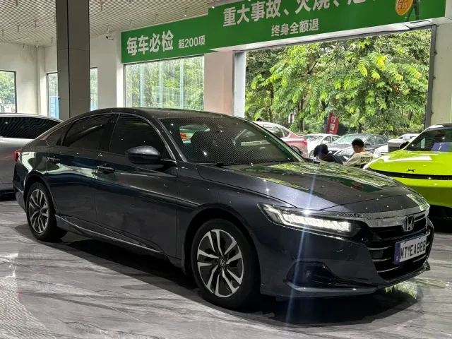 Honda Accord — Фото автомобиля 3