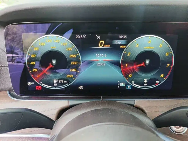 Mercedes-Benz E-Class — Фото автомобиля 4