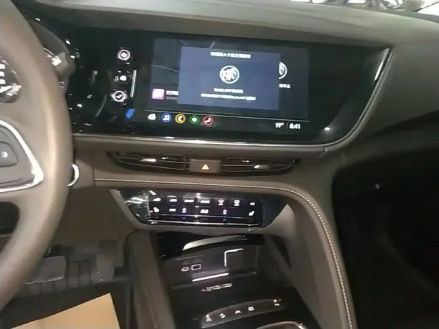 Buick Envision Plus — Фото автомобиля 12