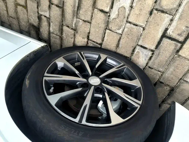 Geely Emgrand — Фото автомобиля 22