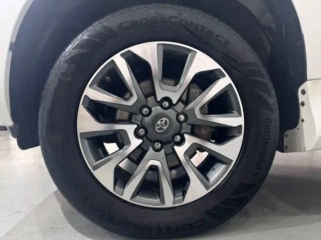 Toyota Prado — Фото автомобиля 9