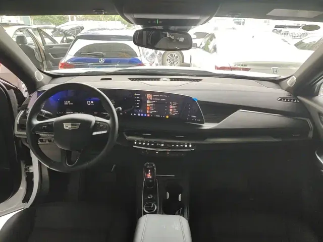 Cadillac XT4 — Фото автомобиля 9