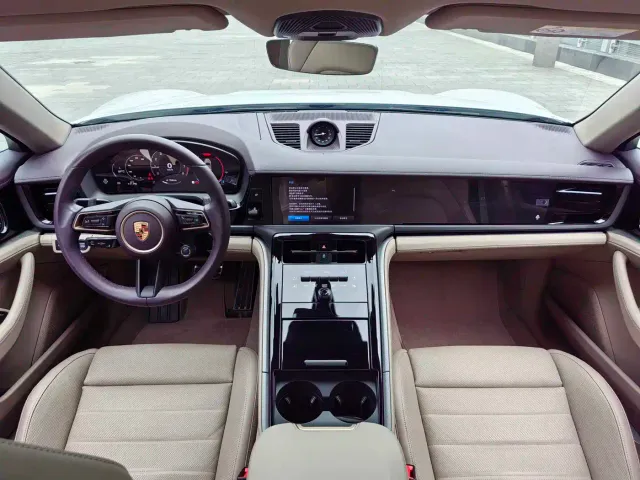 Porsche Panamera — Фото автомобиля 17