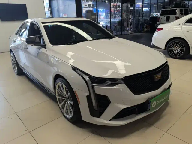 Cadillac CT4 — Фото автомобиля 3