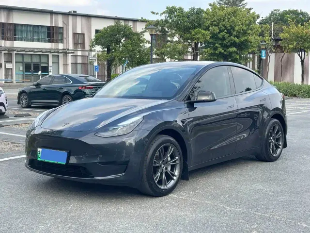 Фотография автомобиля — Tesla Model Y