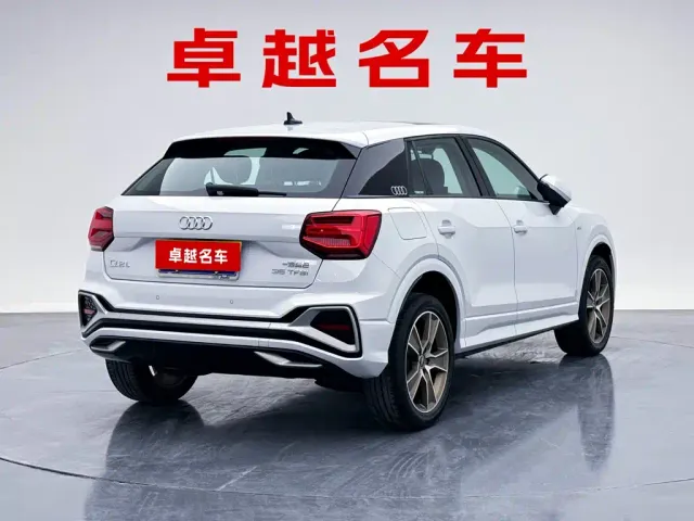 Audi Q2L — Фото автомобиля 3
