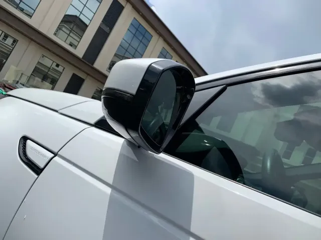 Land Rover Discovery Sport 2022 Model 249PS R-Dynamic S Performance Edition 5-Seater — Фото автомобиля 9