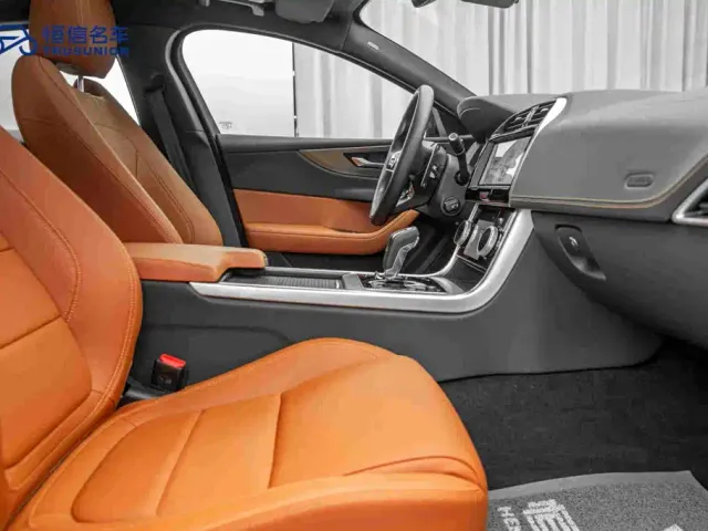 Jaguar XEL — Фото автомобиля 15