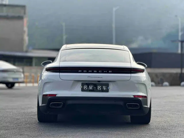 Porsche Panamera — Фото автомобиля 15