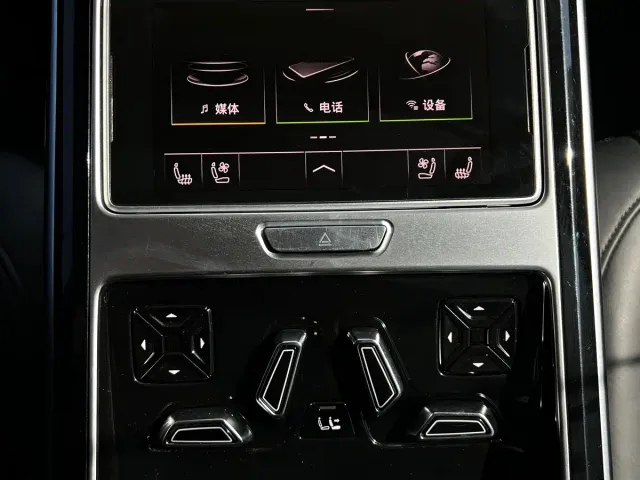 Audi S8 — Фото автомобиля 13
